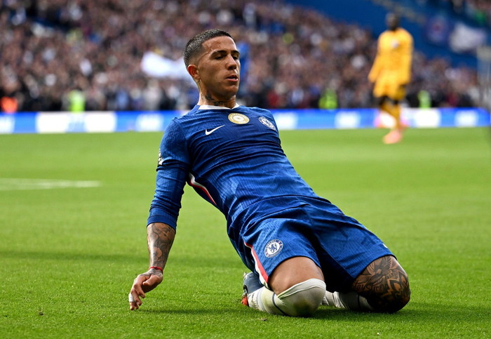 切尔西训练开放日；加时末段篮板制胜引欢呼；欧篮联在即；身体对抗强度拉满的简单介绍